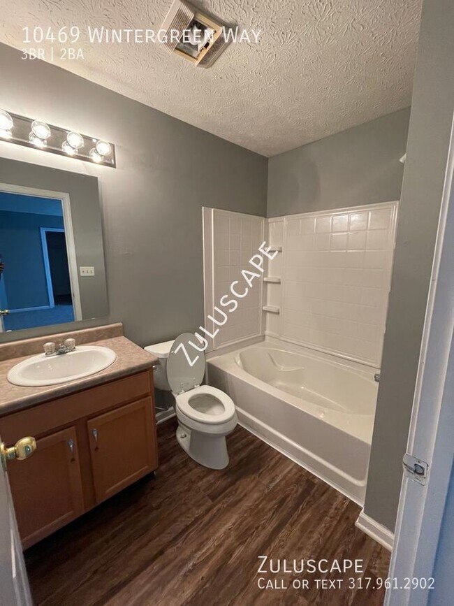 Building Photo - 10469 Wintergreen Way / 3 bedroom 2 bathro...