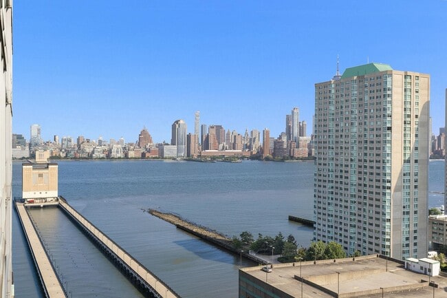 Building Photo - 20 Newport Pkwy