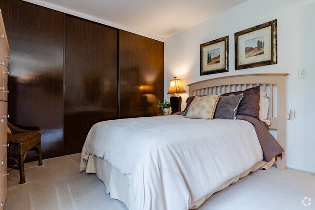 1HAB, 1BA - 675 ft² - Habitación - Deer Glen Apartments