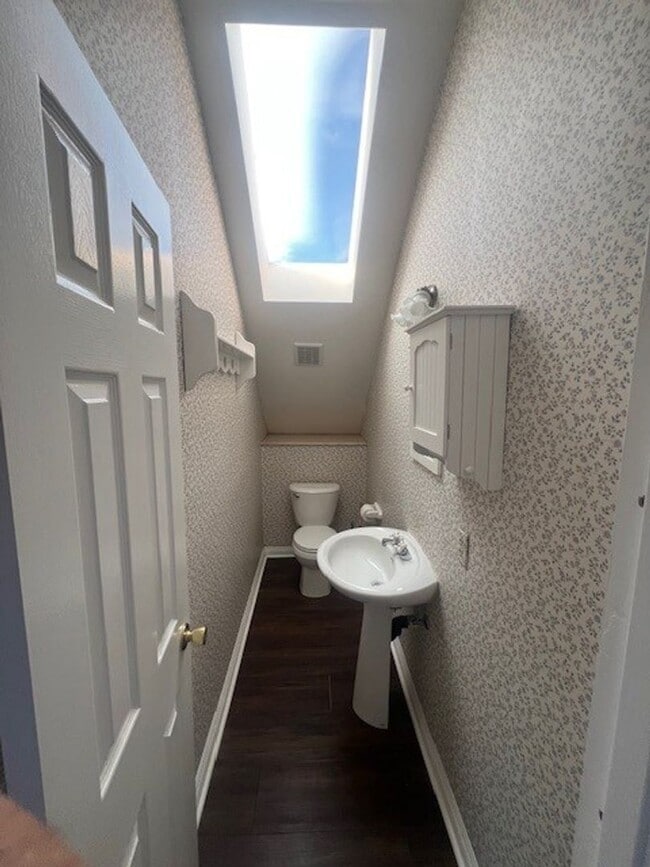 Building Photo - Charming Frazier Park Home Filled With Natural Light