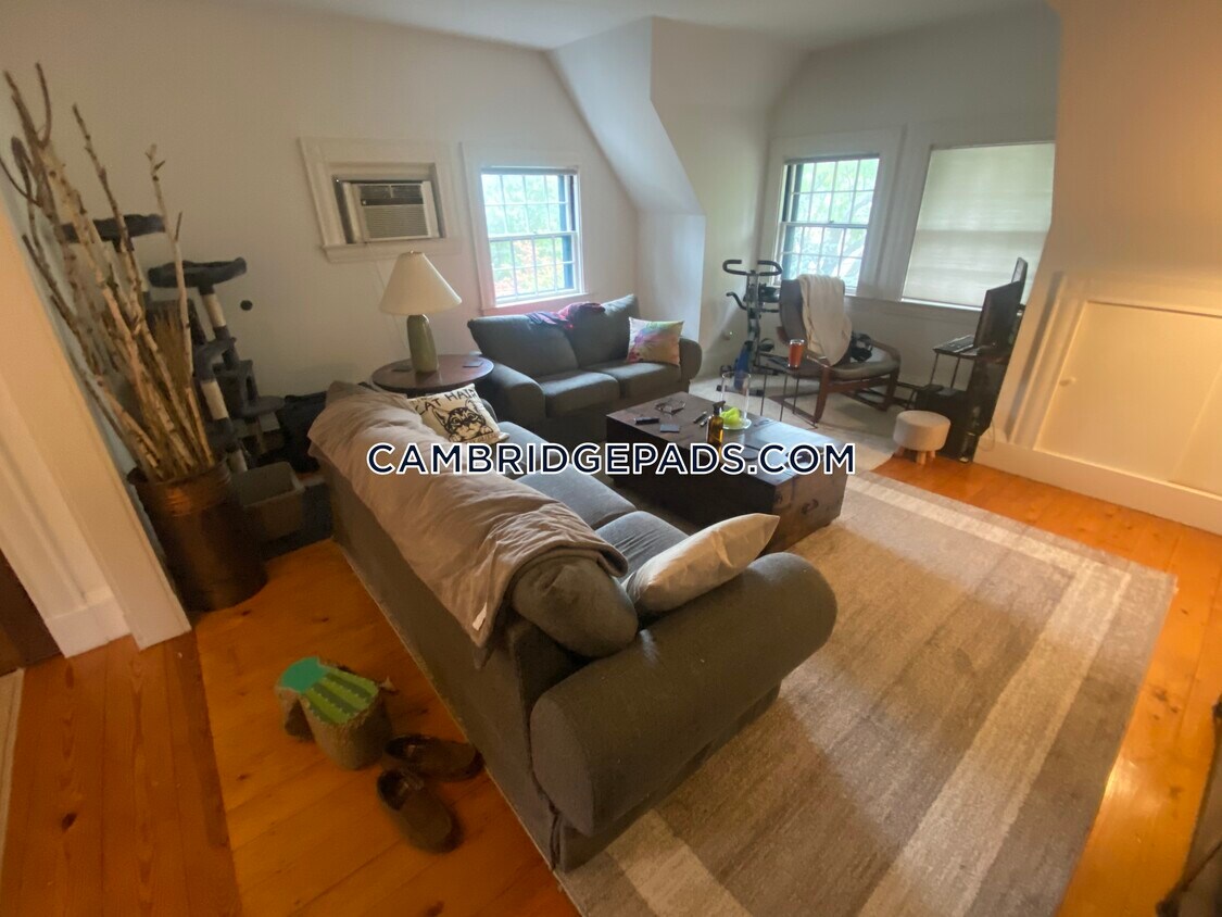 Foto principal - 115 Upland Rd