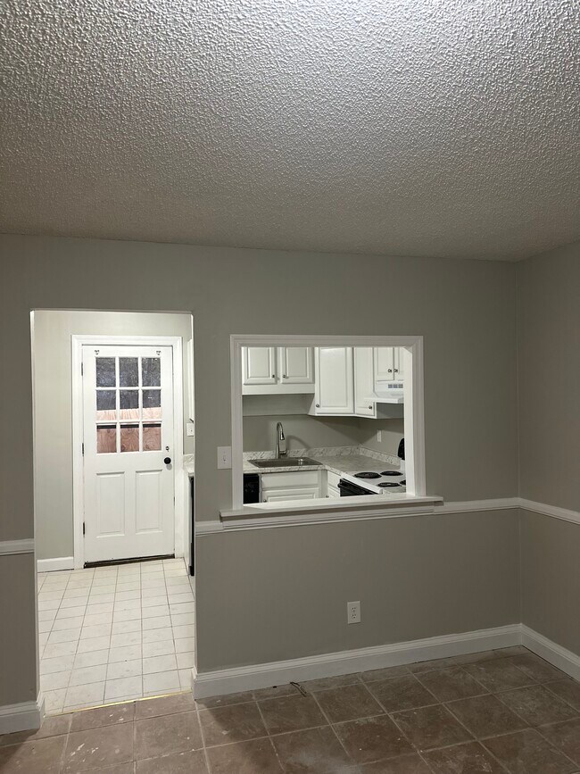 Foto del edificio - 104 Juniper Ln