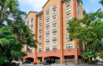 Building Photo - Furnished Studio-Miami - Coral Gables