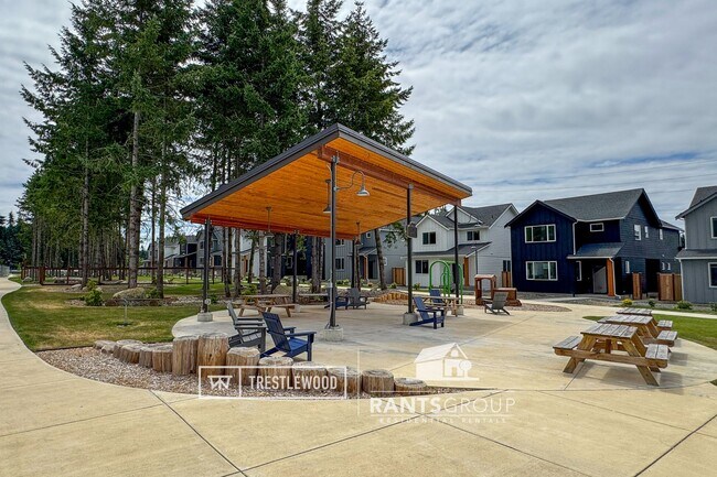 Foto del edificio - Trestlewood Townhomes