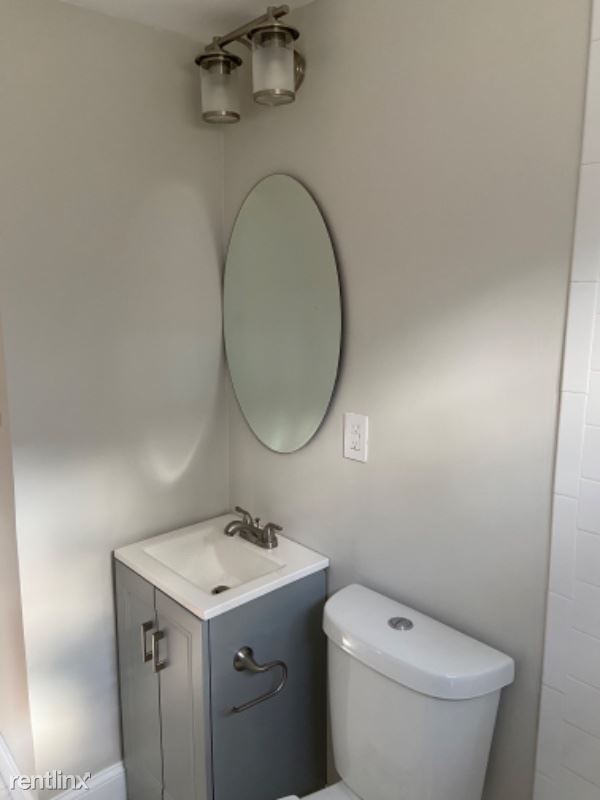 Building Photo - 2 br, 1 bath Apartment - Roslindale 1 Unit 1