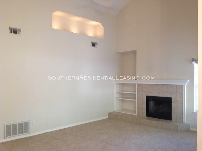 Building Photo - 1904 Mistral Ln W