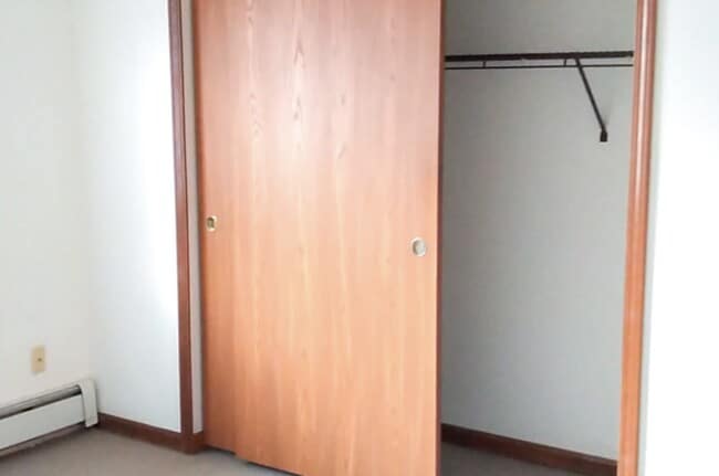 Building Photo - 100 W Mill Pond