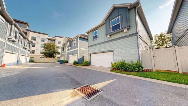 Building Photo - 7430 Beach Walk Place
