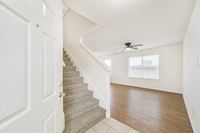 Building Photo - 33318 Cottonwood Bend