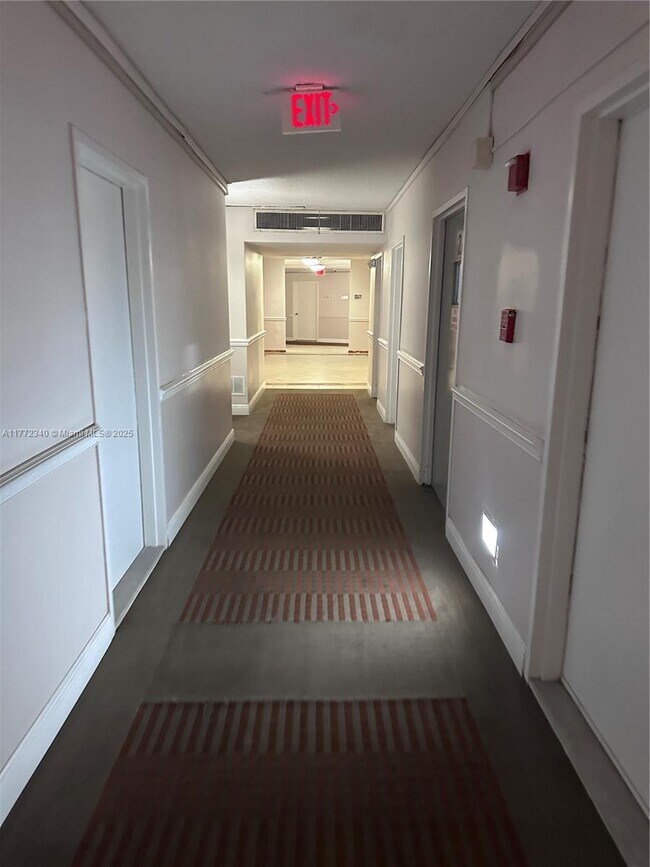 Building Photo - 5401 Collins Ave