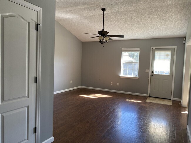 Building Photo - 1021 Barley Dr