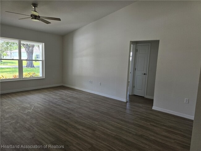 Building Photo - 3900 Mendoza Ave
