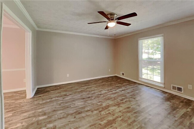 Foto del edificio - 1308 Chesapeake Dr SW