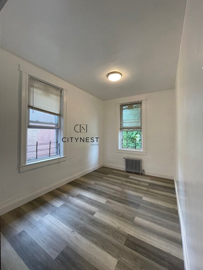 Building Photo - 1494 Bay St