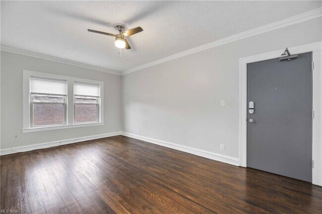 Building Photo - 1385 Cranford Ave