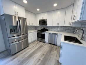 Building Photo - 361 Cedar St