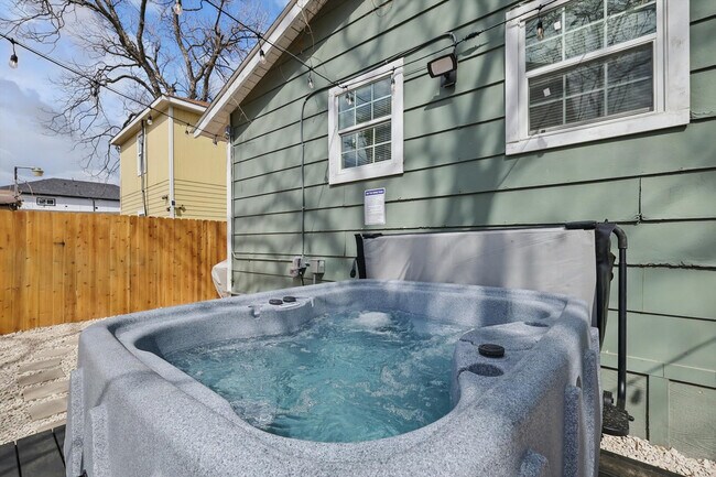 Foto del edificio - 3015 Chihuahua Ave