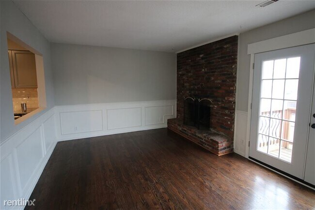 Family Room - 4410 Jarboe St