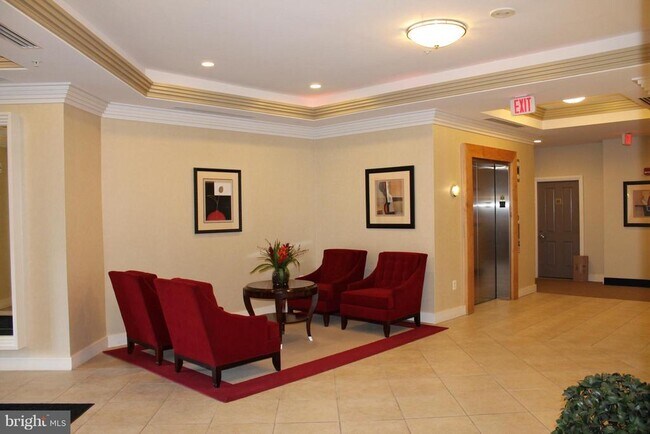 Building Photo - 4490 Market Commons Dr
