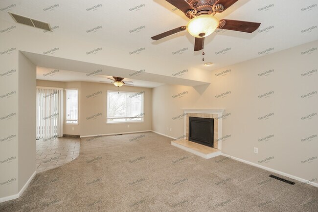 Foto del edificio - 3678 Lake Ave