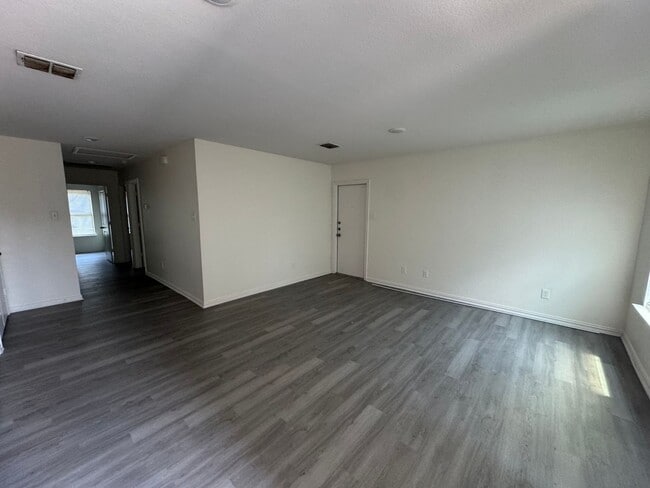 Building Photo - 1413 N 7th St