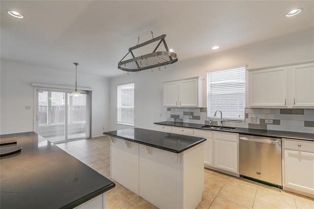 Foto del edificio - 15708 Landing Creek Ln