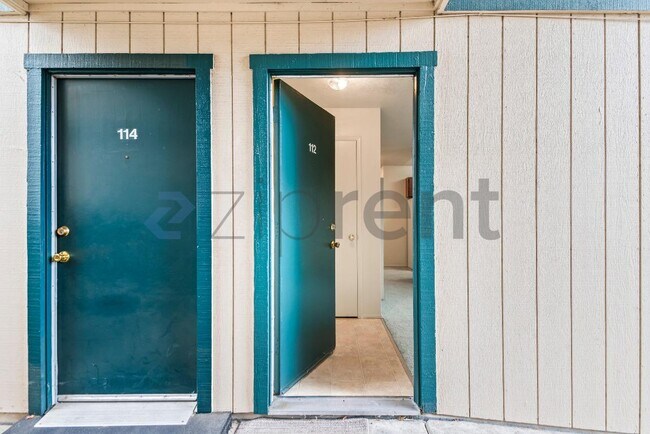 Foto del edificio - 1185 Meadow Ln