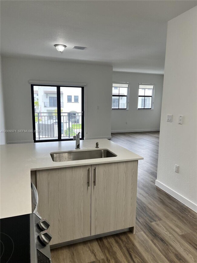 Foto del edificio - 15540 SW 136th St