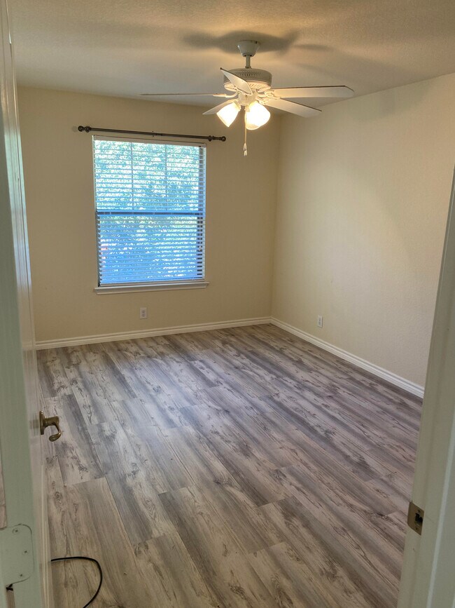 Building Photo - 6118 Pecan Tree