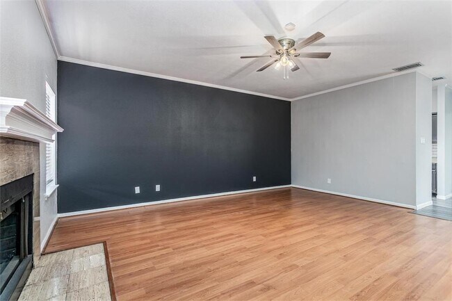 Building Photo - 9850 Pagewood Ln