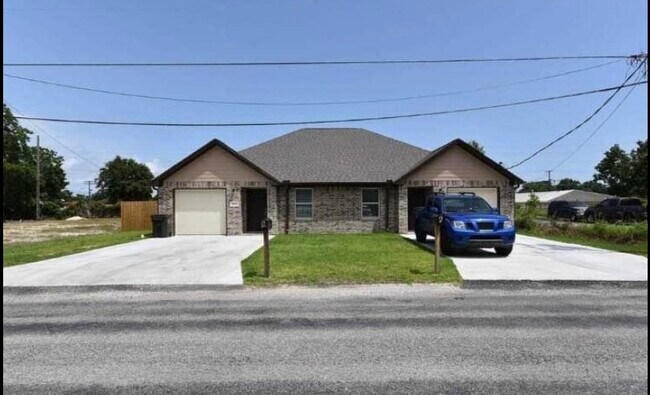 Foto del edificio - 6150 Hansen Blvd
