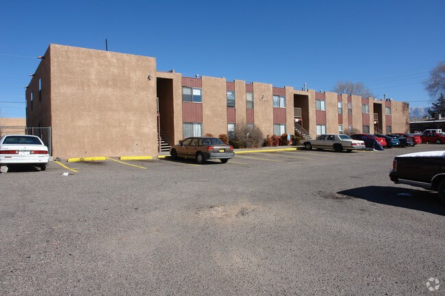 Building Photo - Vail Manor Apartments