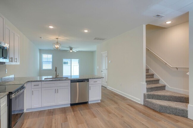 Building Photo - 315 Starfish Ln