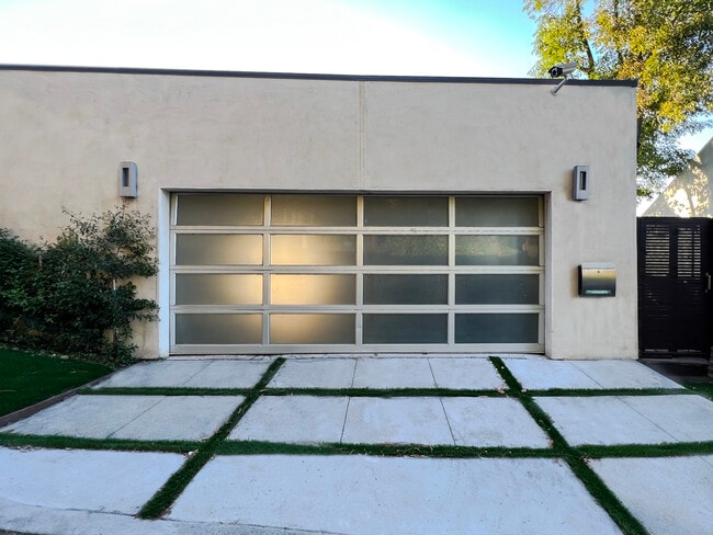 Building Photo - 3319 Wrightwood Dr
