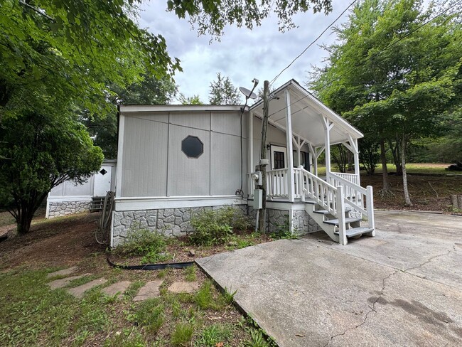 Building Photo - Private 3/2.5 Home with bonus room- $1,895