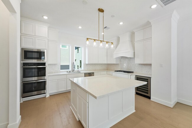 Building Photo - 3504 Bridgewater Oaks Ln