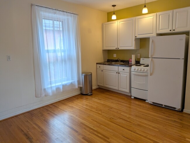 Building Photo - 516 Prospect Ave