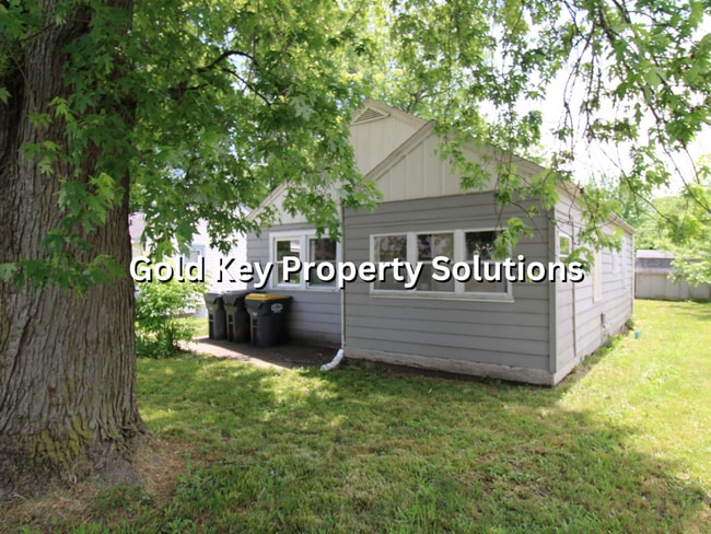 Building Photo - !!COMING SOON!! 2 Bed and 1 Bath Home For ...