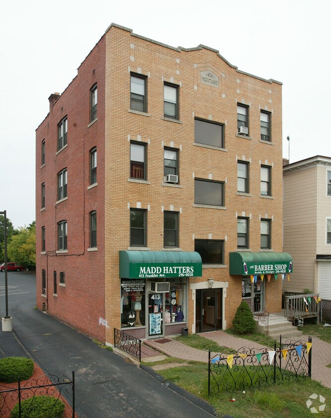 Building Photo - Montano