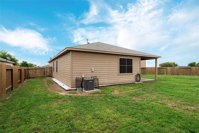 Building Photo - 16103 Duck Tail Ln
