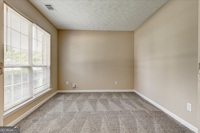 Foto del edificio - 1475 Trafalgar Way