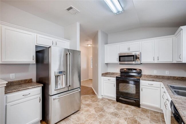 Foto del edificio - 1408 Portchester Castle Path