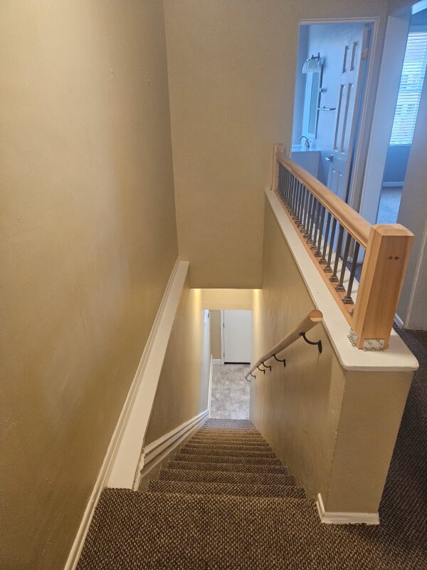 Foto del edificio - 325 W Main St