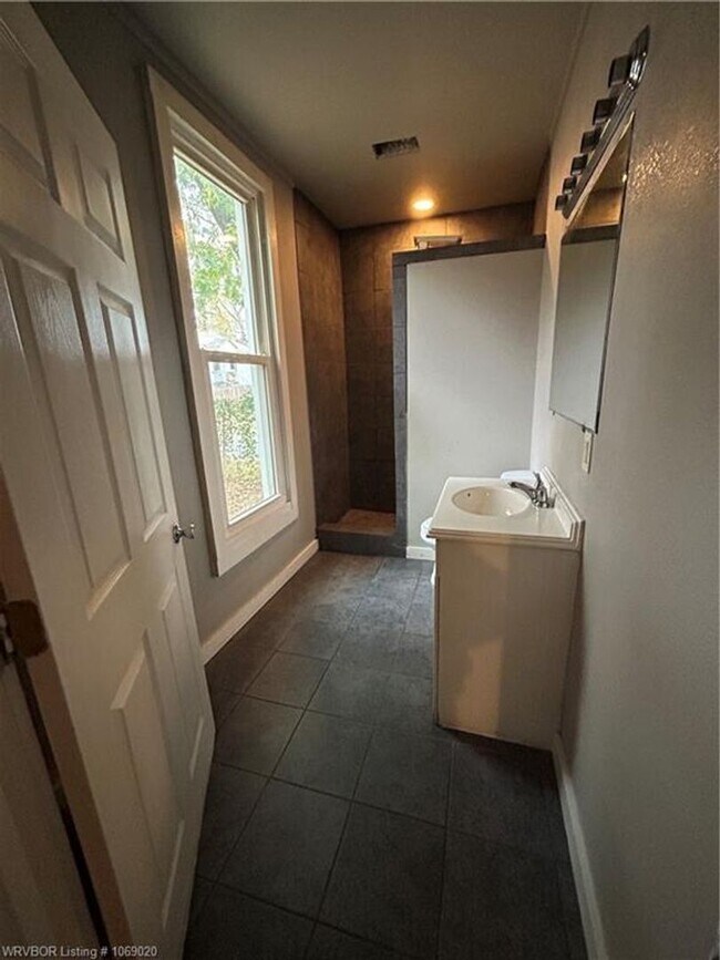 Foto del edificio - 600 S 17th St