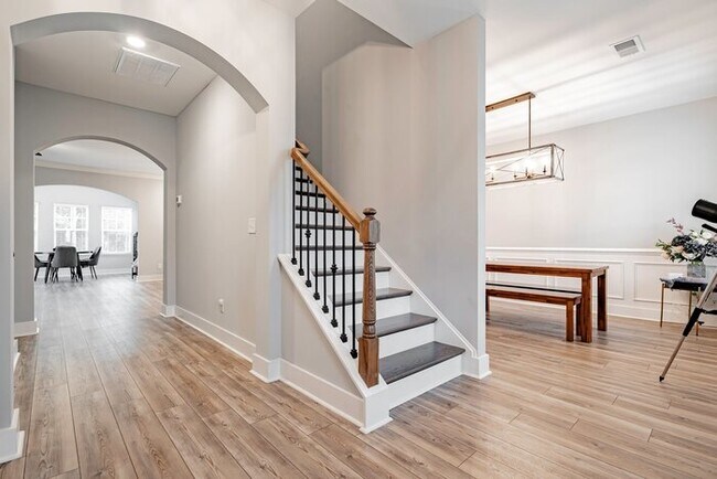Foto del edificio - Brand New 6 Bedroom Portrait Hill Home