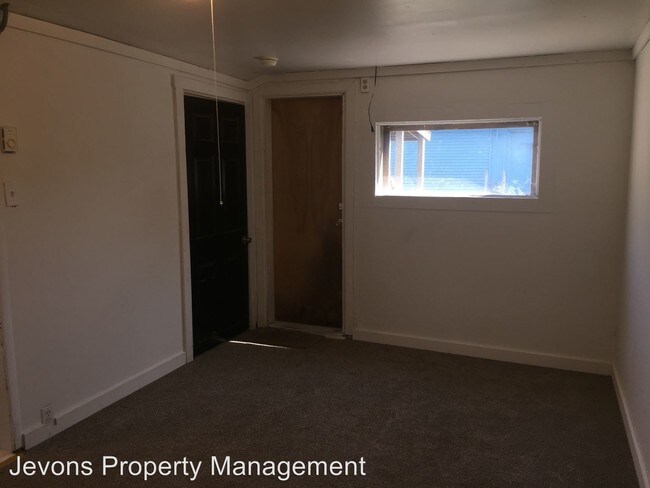 Building Photo - 616 Laurel St