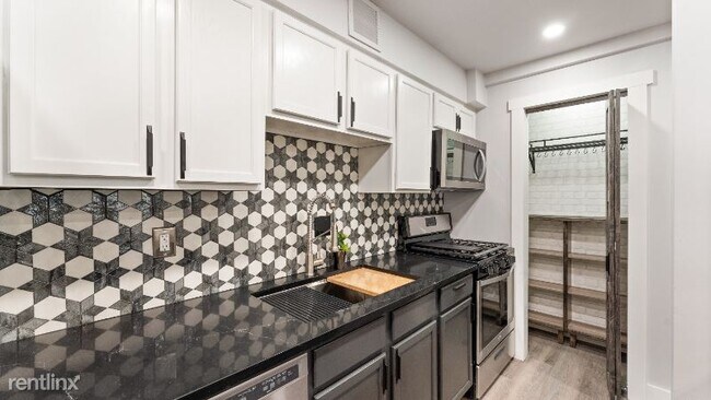 Building Photo - 2 br, 1 bath Condo - 635 Waterloo Road 210...