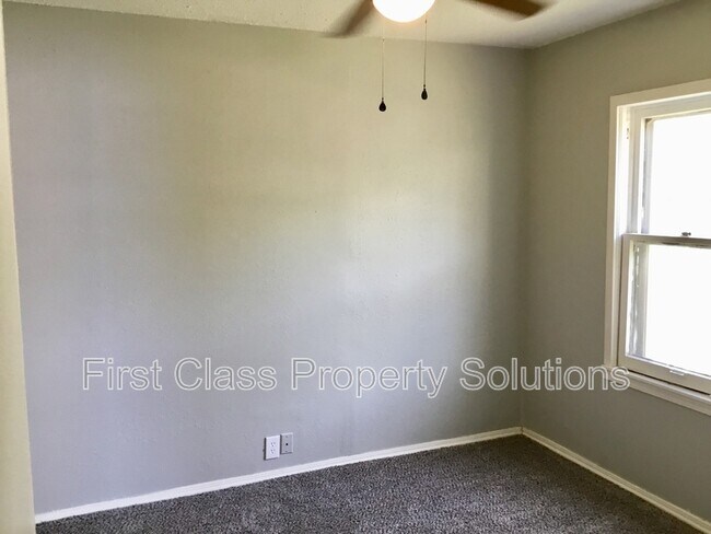 Foto del edificio - 2215 Cashion Pl