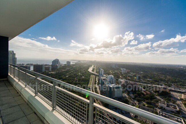 Foto del edificio - 60 SW 13th St