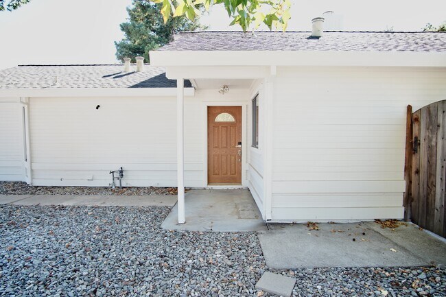 Building Photo - 4400 Sunrise Ct